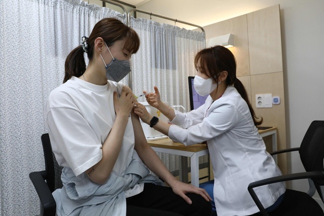 韩国29人打完疫苗仍感染新冠涉辉瑞和阿斯利康疫苗
