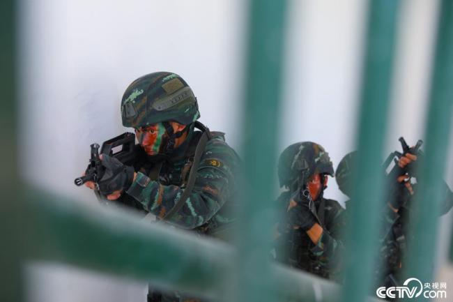 超燃！武警新疆总队开展实战化反恐演练 