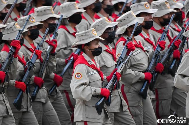 委内瑞拉举行阅兵仪式庆祝独立日