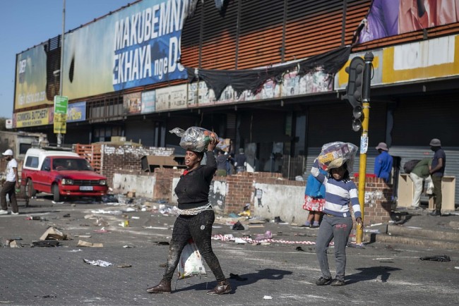 南非骚乱已造成72人死亡 逾千人被捕