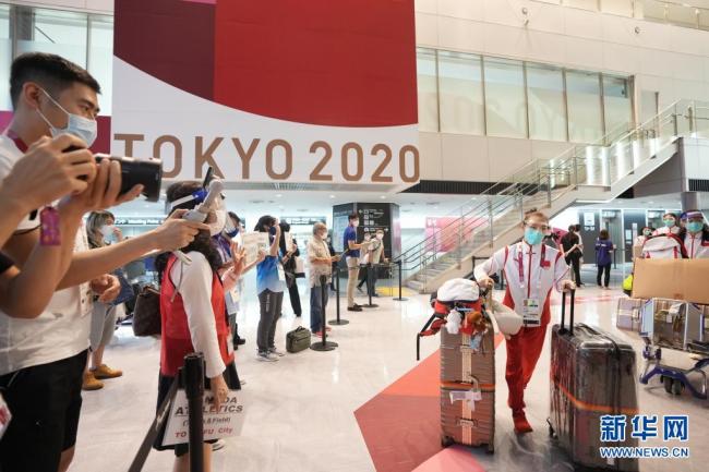 中国体育代表团部分成员抵达东京 