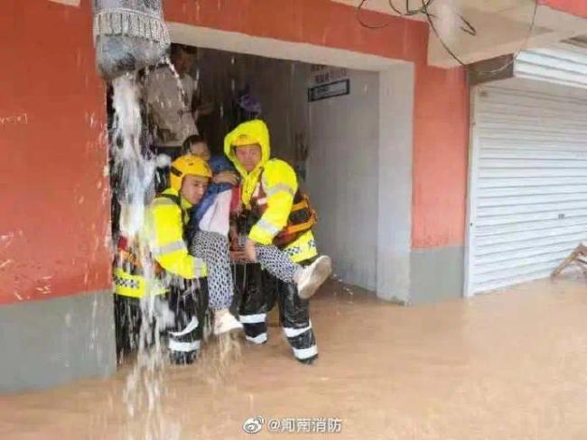 救援力量｜河南现极端罕见强降雨 火焰蓝紧急救援