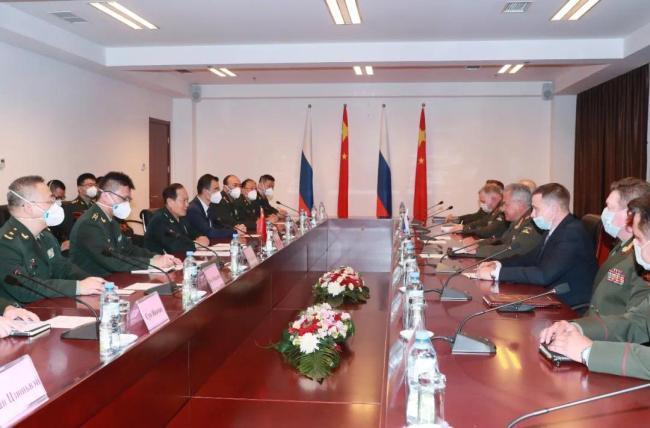 中俄国防部长在杜尚别举行会谈