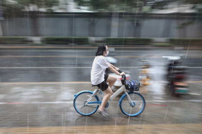 北京今夏雨量20年最多！