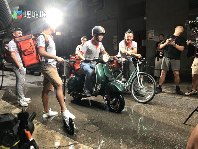镜头对准底层外卖骑手，港剧变了吗？丨对话TVB监制