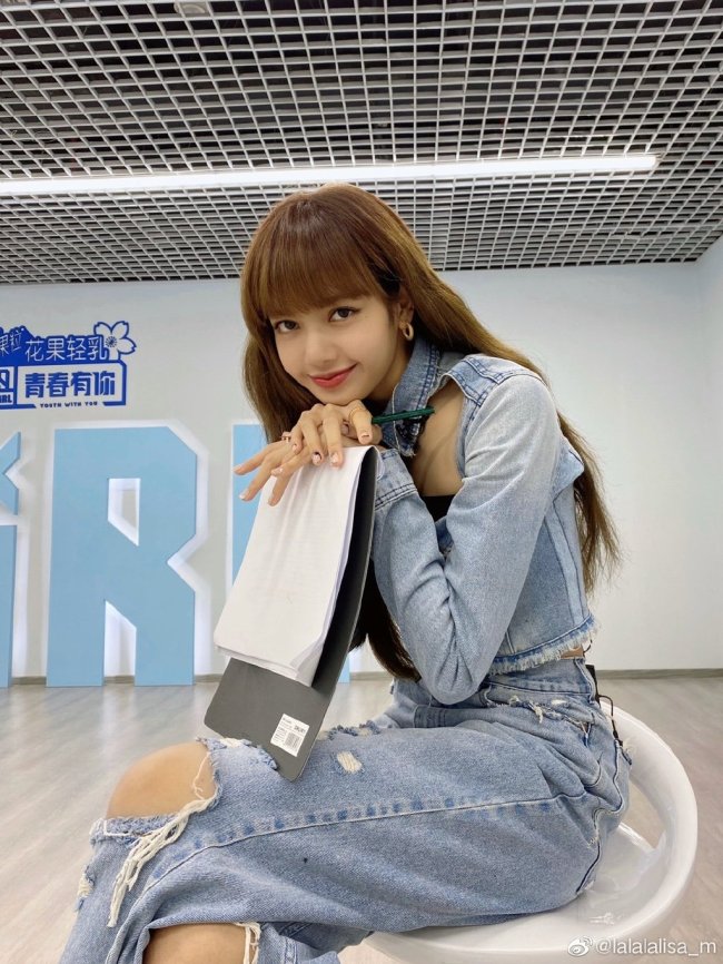 韩国女团成员Lisa确诊新冠 另外3名成员正等待结果