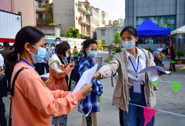 我在现场·照片背后的故事∣瑞丽这一年，不容易