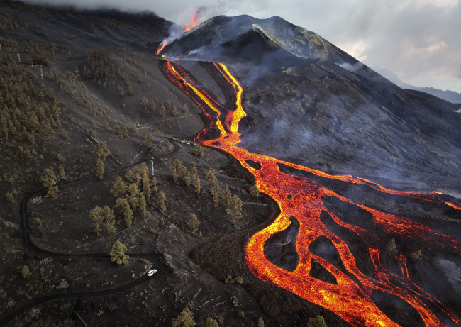 西班牙海島火山噴發10周不停歇_新聞頻道_中華網