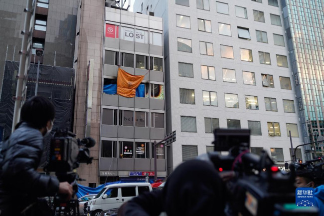 这是12月17日在..大阪拍摄的发生火灾的楼房。
