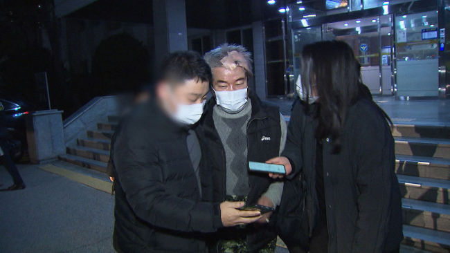袭击素媛案罪犯的男子被拘留 称赵斗淳先拿的锤子
