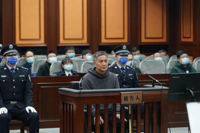 搞权色交易 敛财1.7亿的厅官 庭审现场声泪俱下