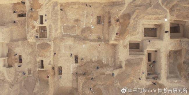 河南三门峡发现战国早期墓葬群 一女性随葬铜鼎5件