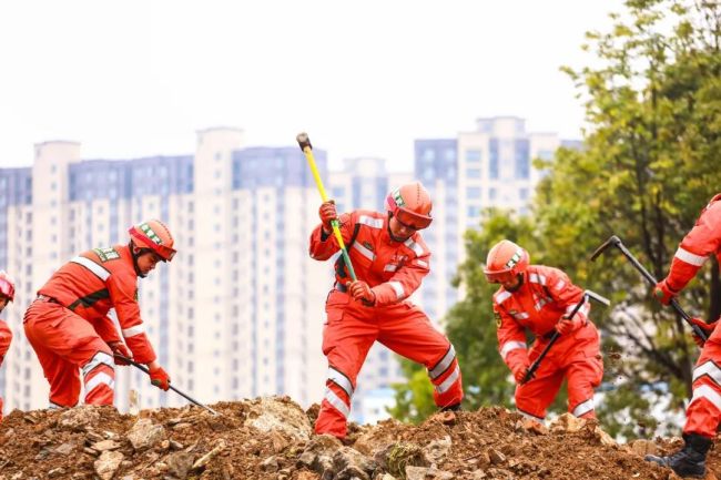 南部战区部队热血开训！