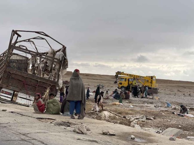 阿富汗坎大哈遭遇暴雨 房屋和桥梁被摧毁