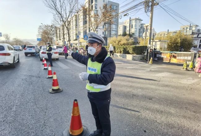 全员紧急排查！直击北京新增病例小区核酸检测现场