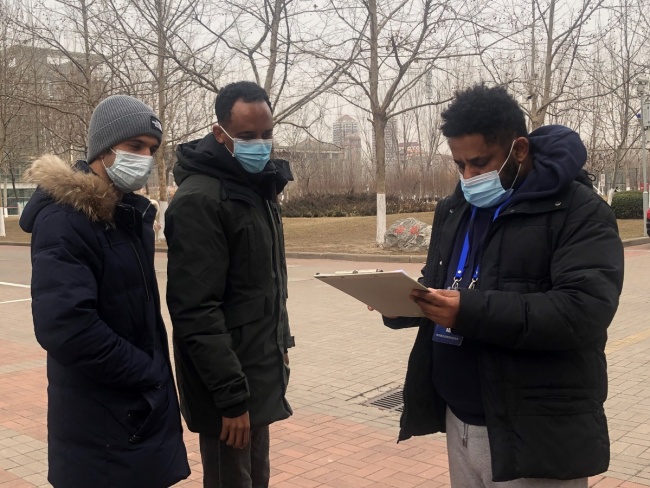 在津非洲留学生志愿者：中国的抗疫措施让我们安心