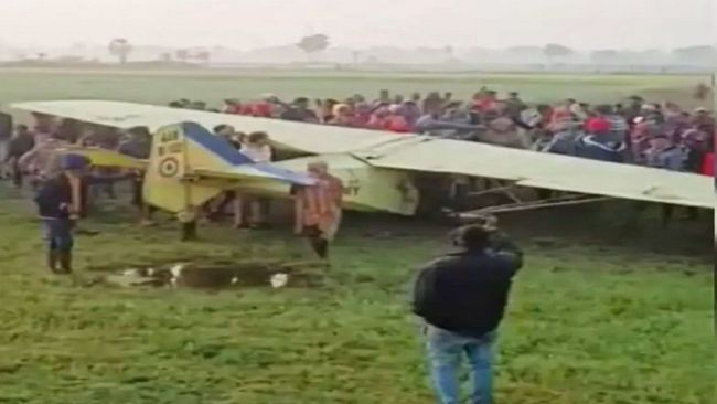 印度一军机突坠村庄吓坏村民 2名飞行员获救