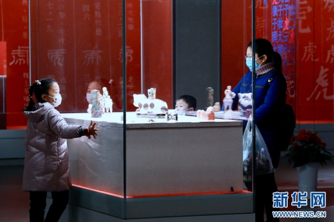 年味十足!一起来看藏在文物里的“虎”