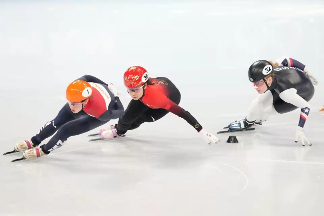 短道速滑女子1000米中国三人晋级下一轮