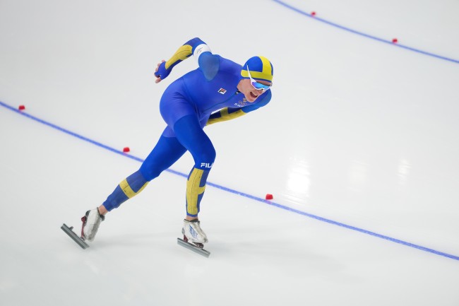 “冰丝带”诞生北京冬奥会第一个世界纪录！