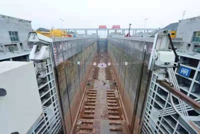 三峡南线船闸开始停航检修，工期30天