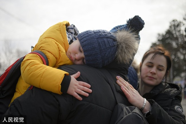 俄乌冲突持续 受伤儿童接受紧急治疗