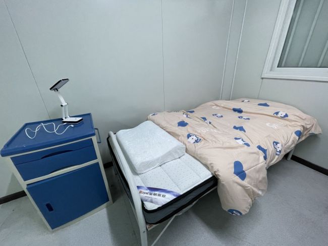 住进青衣方舱医院——一位香港新冠感染者的方舱日记