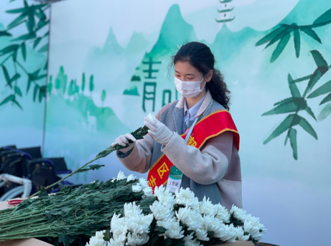 祭扫高峰将至，北京清明假期三天预计近百万人扫墓