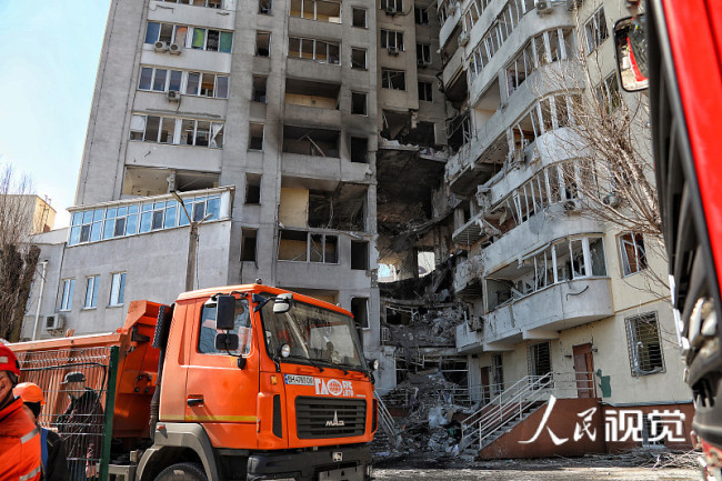 当地时间2022年4月24日，乌克兰敖德萨，当地遭到导弹袭击，城市受到重创。