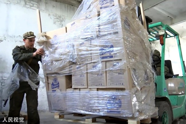 俄罗斯救援物资运抵乌克兰哈尔科夫州