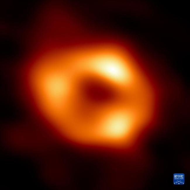 天文学家公布银河系中心黑洞首张照片