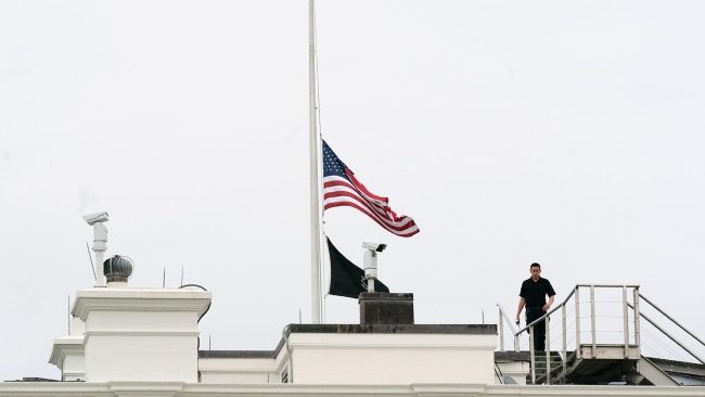 5月24日，华盛顿特区，白宫降半旗哀悼。