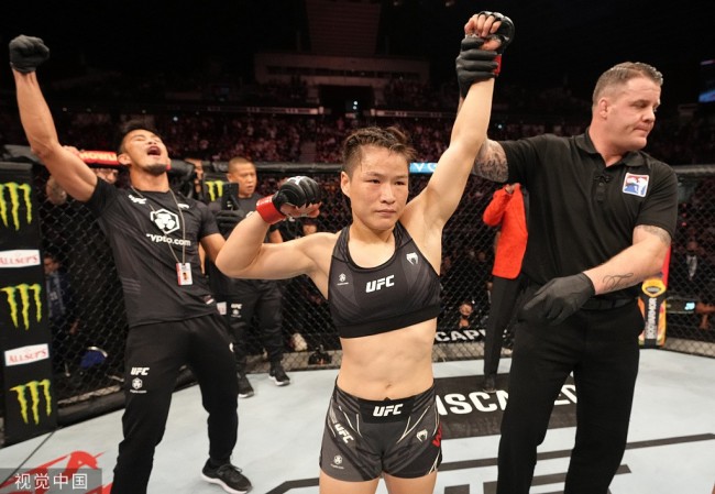 2022年6月12日,新加坡,2022 ufc275赛况.张伟丽获胜