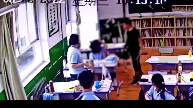 陕西清涧一男生殴打女同学教育局：正加紧处理