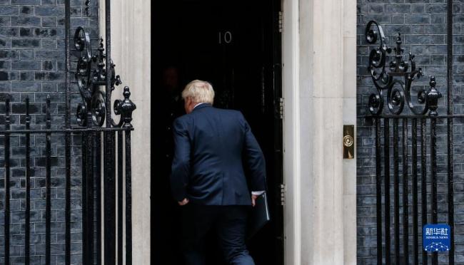约翰逊辞去英国保守党党首和首相职务