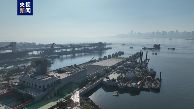 大连湾海底隧道全幅贯通预计明年具备全线通车条件