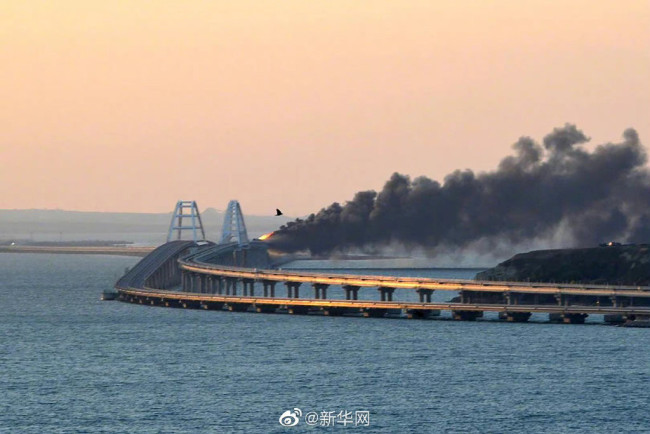 克里米亚大桥铁路桥恢复通车，受损桥段被修复画面曝光