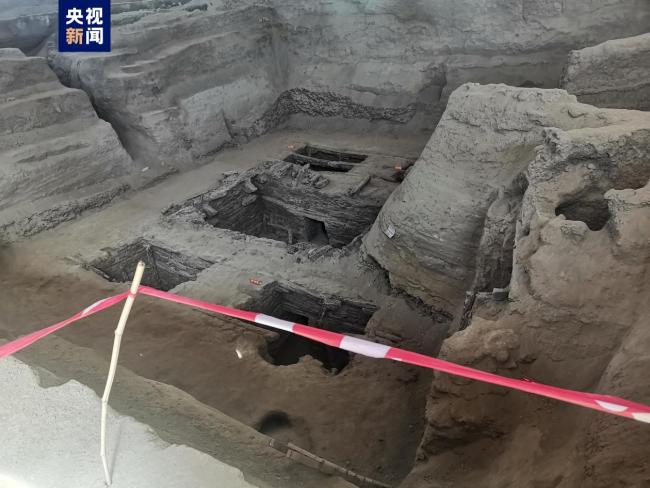 青海都兰热水墓群2007QM1墓园清理发掘工作完成