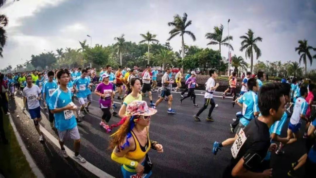 跑马拉松对健康是利还是弊？全民马拉松就是个笑话