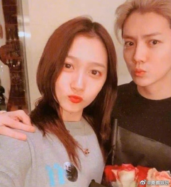 关晓彤父亲辟谣女儿与鹿晗领证