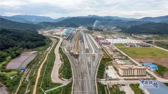 在跨国“时光隧道”里工作是什么体验？