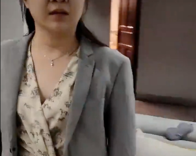 副区长与女局长偷情被抓现行？当事人回应