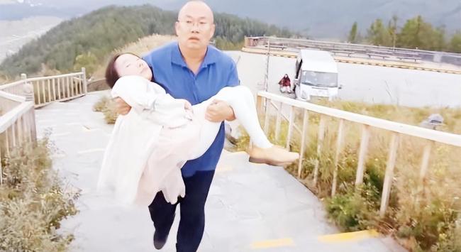 男子去世捐眼角膜 留下一对渐冻症女儿
