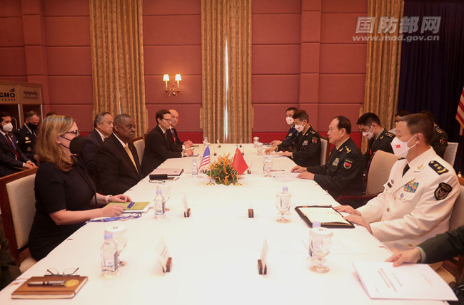 国防部长魏凤和与美国国防部长奥斯汀举行会谈