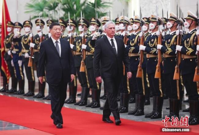 11月25日，习近平主席为来华进行国事访问的古巴共产党中央委员会第一书记、古巴国家主席迪亚斯-卡内尔举行欢迎仪式。 <a target='_blank' href='/'>中新社</a>记者 杜洋 摄