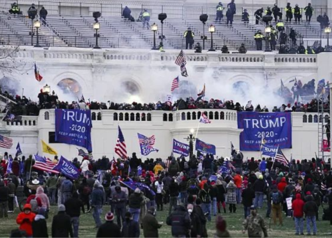 特朗普被建议禁止再任总统，称其默许支持者暴力进攻国会大厦