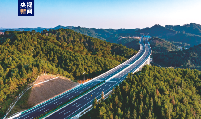 广西巴马至平果段高速公路正式建成通车