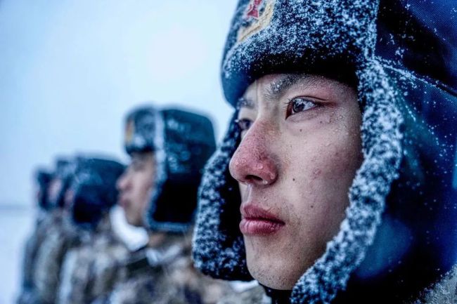 -35℃！冰天雪地中的热血军人，帅！