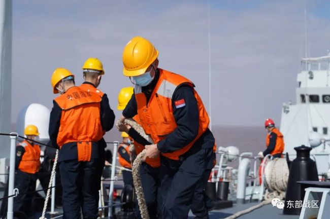 登陆舰编队,破浪出击!