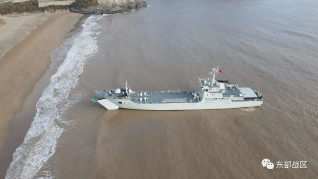 登陆舰编队,破浪出击!